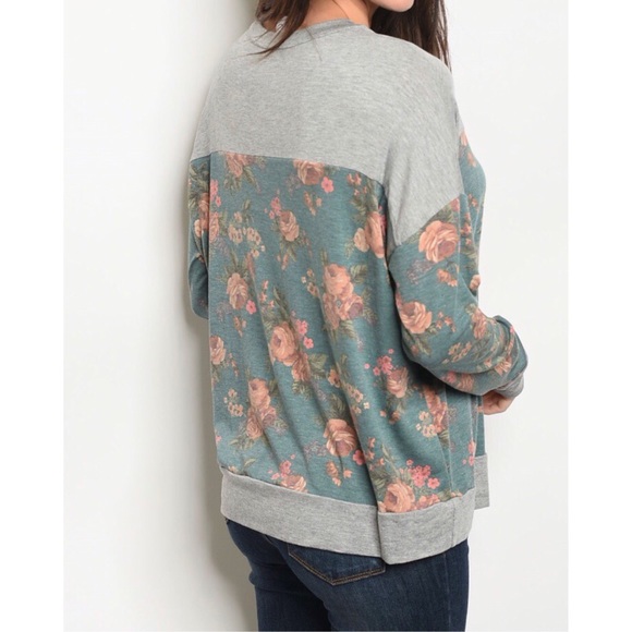 LAST3️⃣//BLUE GREEN GRAY FLORAL TOP - Picture 4 of 9